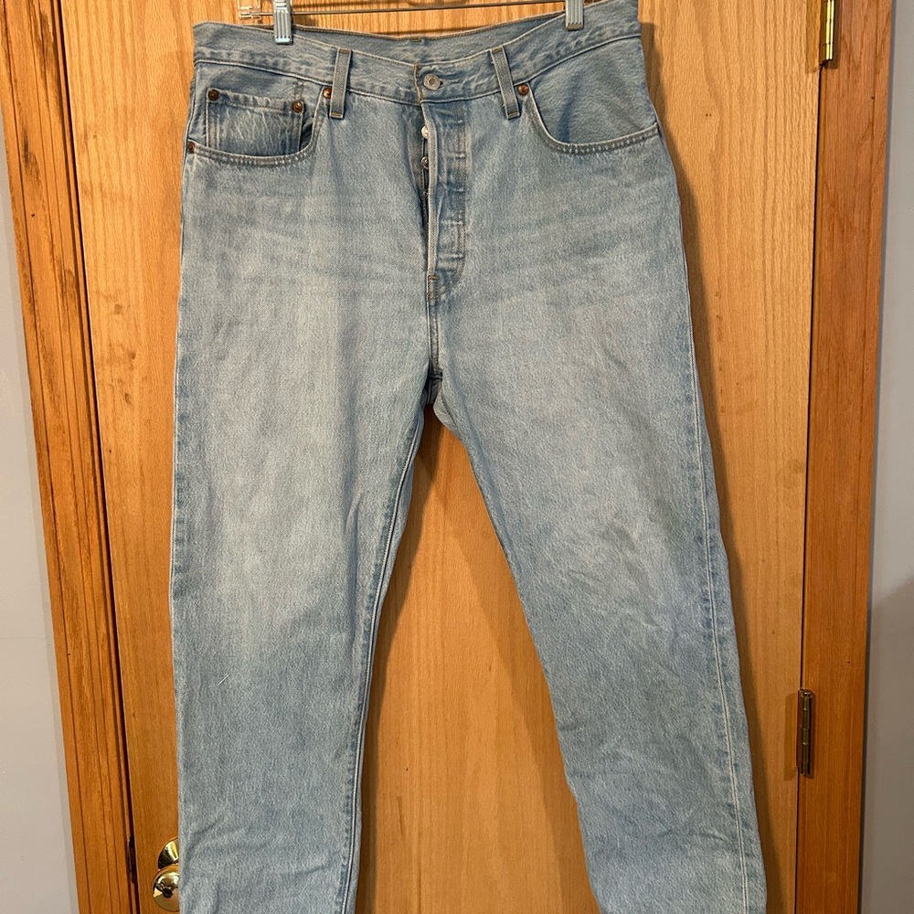 Levi's Light Blue Cropped Jeans